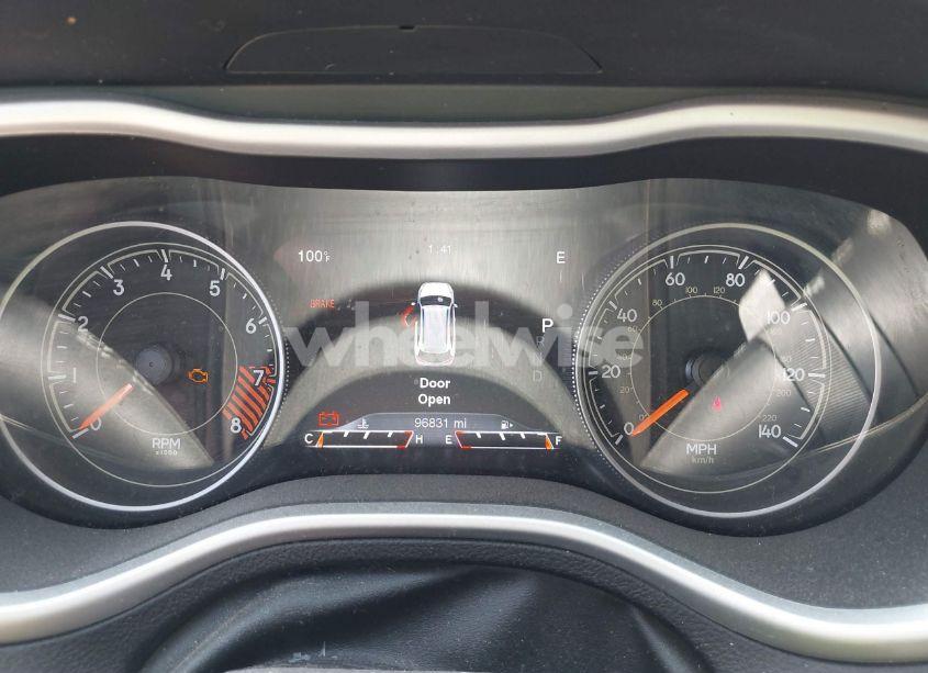 Photo 7 of 2015 Jeep Cherokee TRAILHAWK (VIN 1C4PJMBS3FW704622)