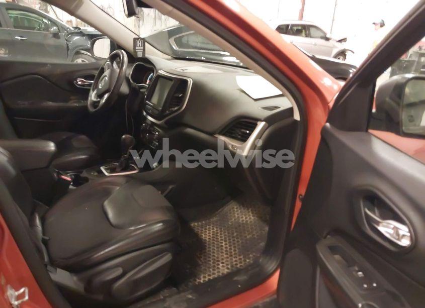 Photo 5 of 2016 Jeep Cherokee TRAILHAWK (VIN 1C4PJMBS3GW146286)