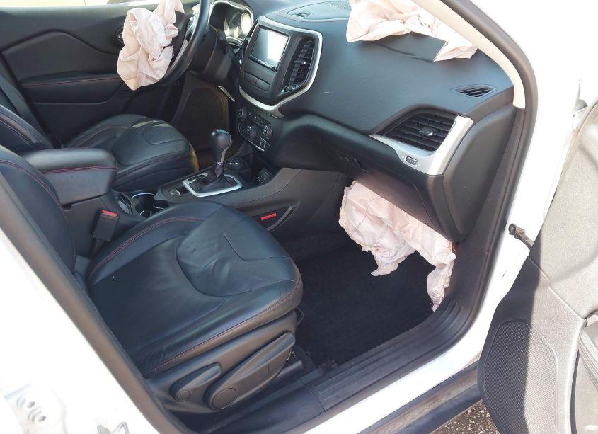 Photo 5 of 2014 Jeep Cherokee TRAILHAWK (VIN 1C4PJMBS4EW160498)