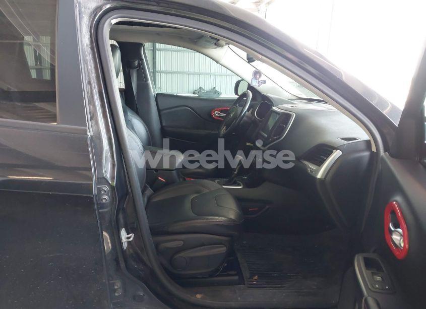 Photo 5 of 2014 Jeep Cherokee TRAILHAWK (VIN 1C4PJMBS4EW241159)