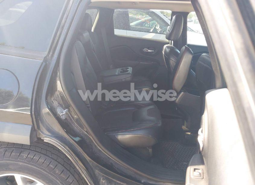 Photo 8 of 2015 Jeep Cherokee TRAILHAWK (VIN 1C4PJMBS4FW556822)