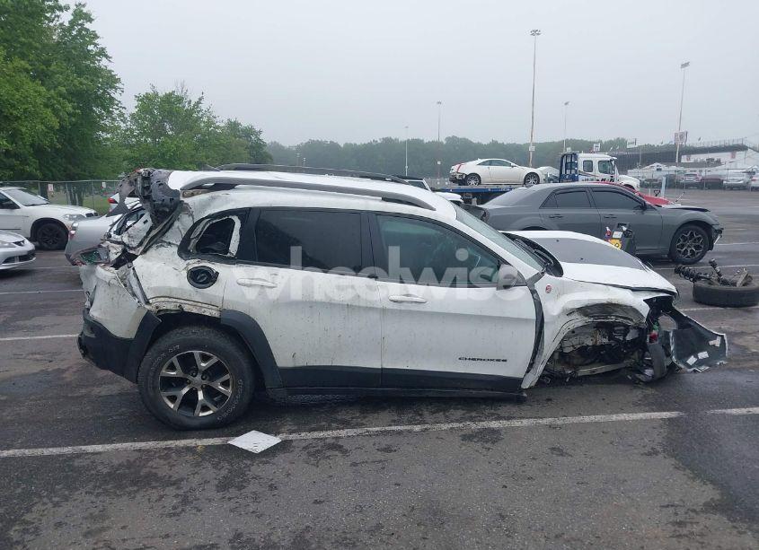 Photo 13 of 2016 Jeep Cherokee TRAILHAWK (VIN 1C4PJMBS4GW179121)
