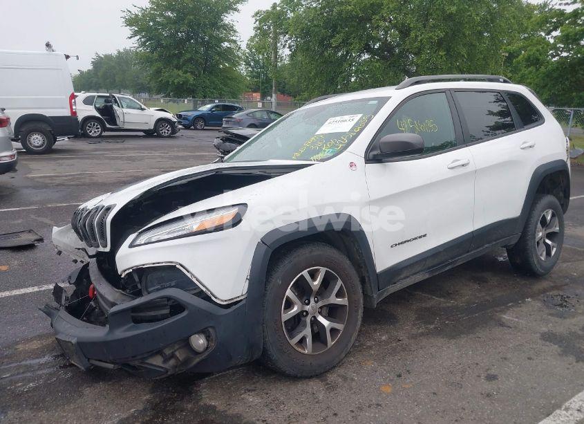 Photo 2 of 2016 Jeep Cherokee TRAILHAWK (VIN 1C4PJMBS4GW179121)