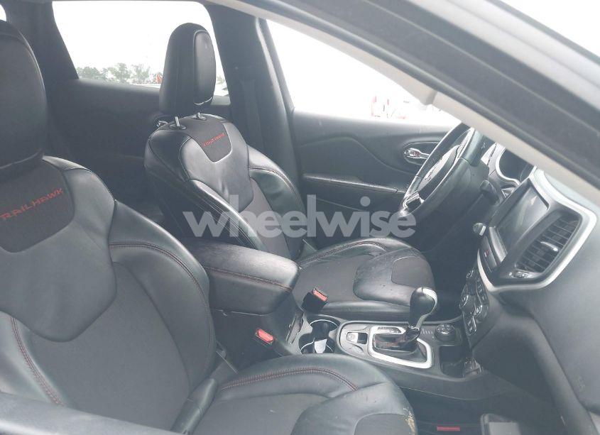 Photo 5 of 2016 Jeep Cherokee TRAILHAWK (VIN 1C4PJMBS4GW179121)