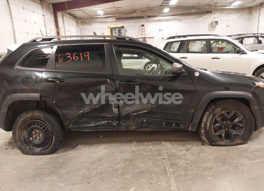Photo 12 of 2016 Jeep Cherokee TRAILHAWK (VIN 1C4PJMBS4GW186568)