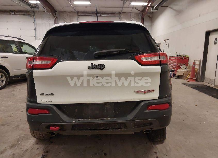 Photo 15 of 2016 Jeep Cherokee TRAILHAWK (VIN 1C4PJMBS4GW186568)