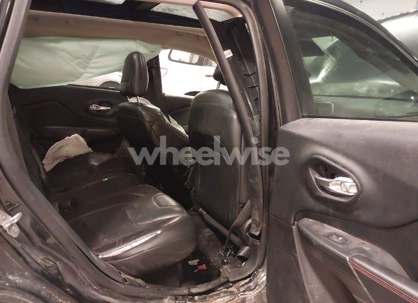 Photo 8 of 2016 Jeep Cherokee TRAILHAWK (VIN 1C4PJMBS4GW186568)