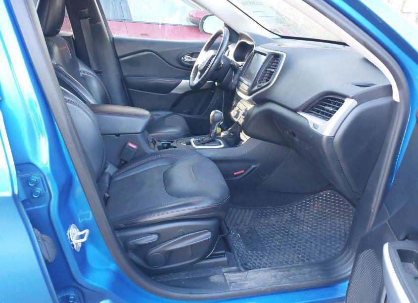 Photo 5 of 2017 Jeep Cherokee TRAILHAWK 4X4 (VIN 1C4PJMBS4HW635118)