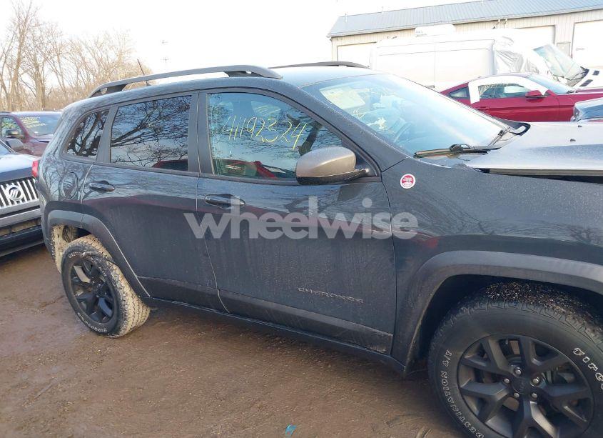 Photo 13 of 2017 Jeep Cherokee TRAILHAWK 4X4 (VIN 1C4PJMBS4HW647852)