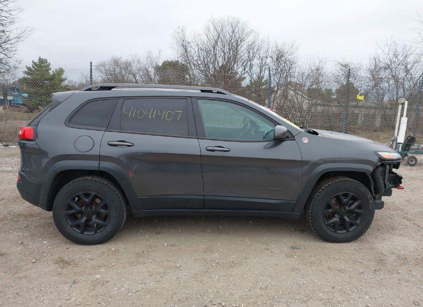 Photo 13 of 2015 Jeep Cherokee TRAILHAWK (VIN 1C4PJMBS5FW502302)