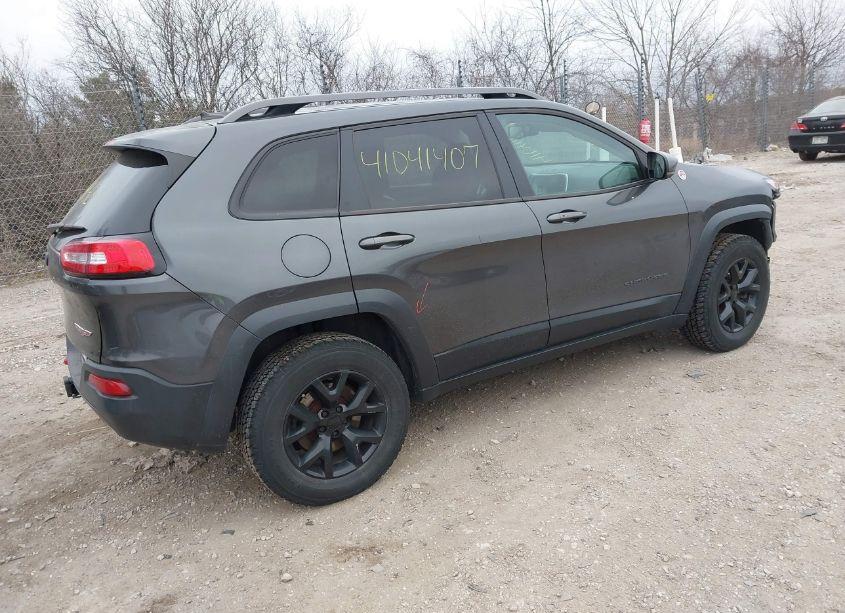 Photo 4 of 2015 Jeep Cherokee TRAILHAWK (VIN 1C4PJMBS5FW502302)
