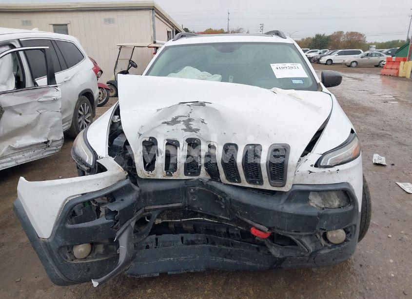 Photo 12 of 2015 Jeep Cherokee TRAILHAWK (VIN 1C4PJMBS5FW521058)