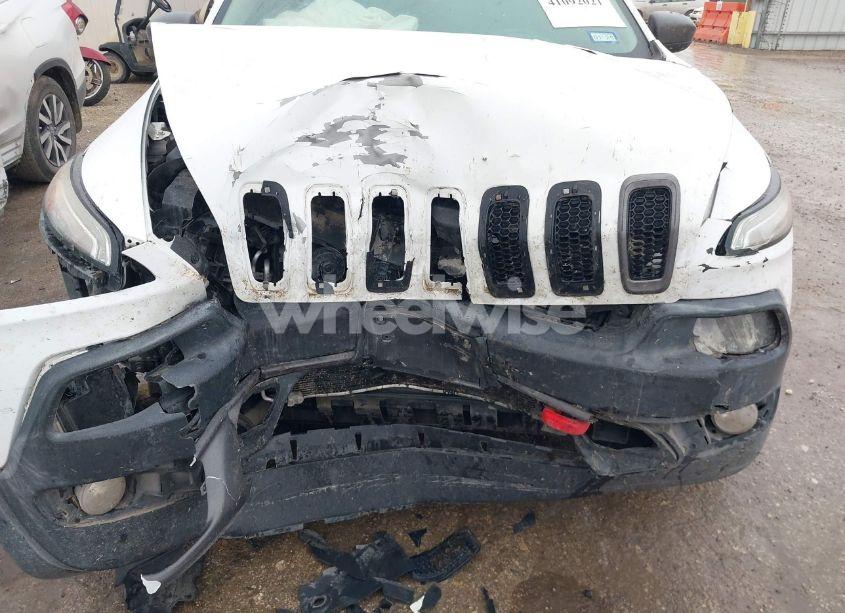 Photo 6 of 2015 Jeep Cherokee TRAILHAWK (VIN 1C4PJMBS5FW521058)