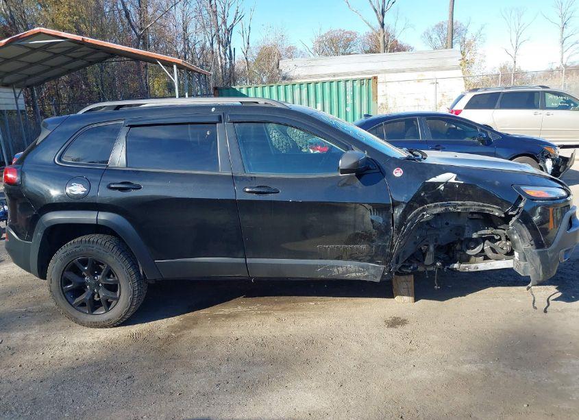 Photo 14 of 2015 Jeep Cherokee TRAILHAWK (VIN 1C4PJMBS5FW576674)