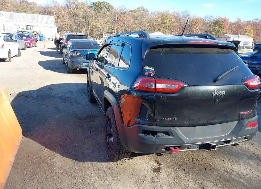 Photo 3 of 2015 Jeep Cherokee TRAILHAWK (VIN 1C4PJMBS5FW576674)