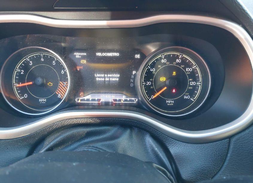 Photo 7 of 2015 Jeep Cherokee TRAILHAWK (VIN 1C4PJMBS5FW576674)