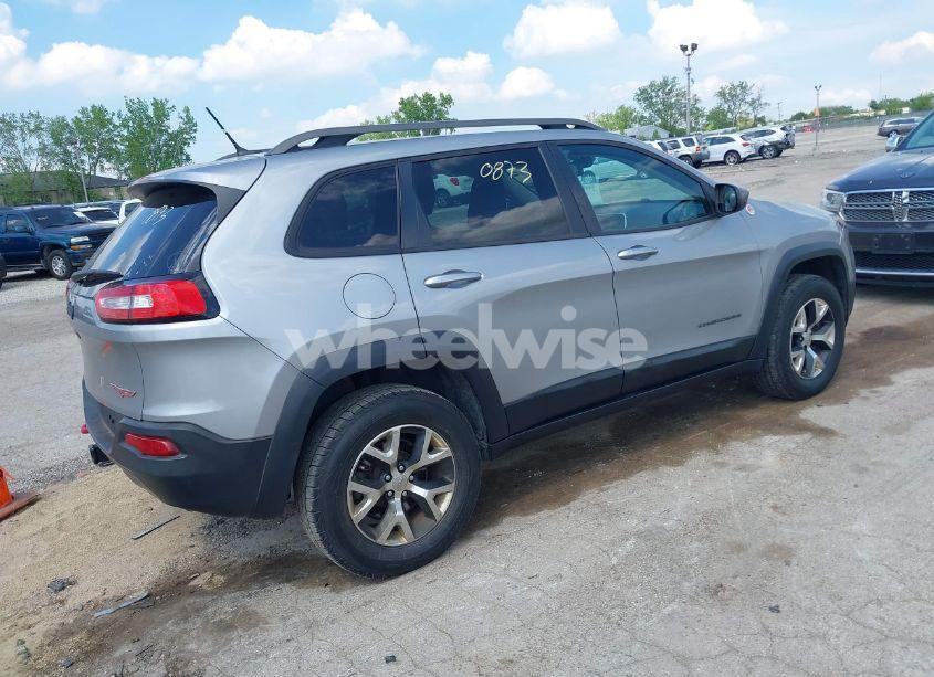 Photo 4 of 2015 Jeep Cherokee TRAILHAWK (VIN 1C4PJMBS5FW615313)