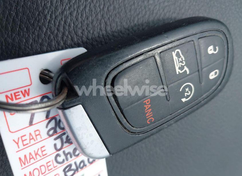 Photo 11 of 2015 Jeep Cherokee TRAILHAWK (VIN 1C4PJMBS5FW647601)