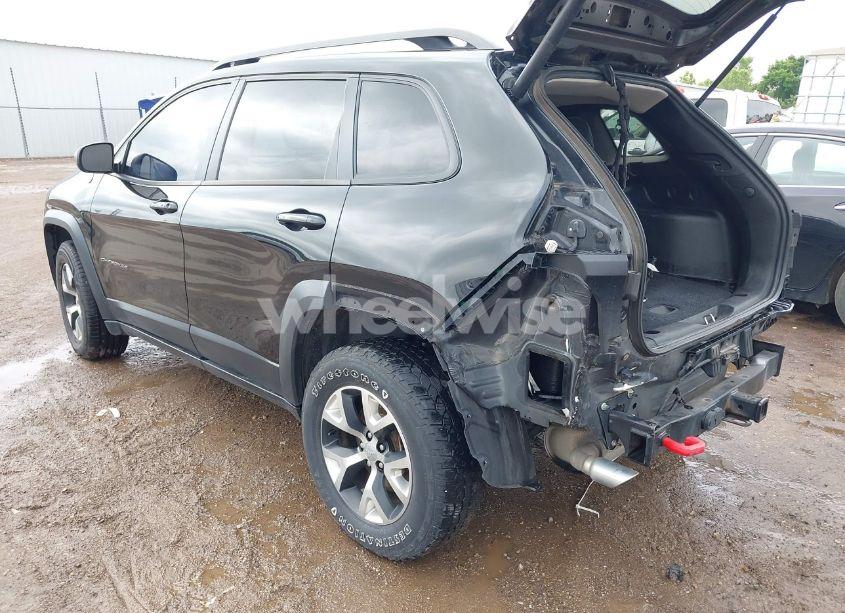 Photo 3 of 2015 Jeep Cherokee TRAILHAWK (VIN 1C4PJMBS5FW647601)