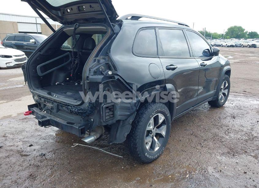 Photo 4 of 2015 Jeep Cherokee TRAILHAWK (VIN 1C4PJMBS5FW647601)