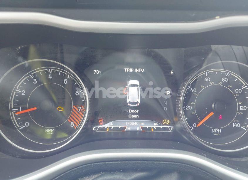 Photo 7 of 2015 Jeep Cherokee TRAILHAWK (VIN 1C4PJMBS5FW647601)