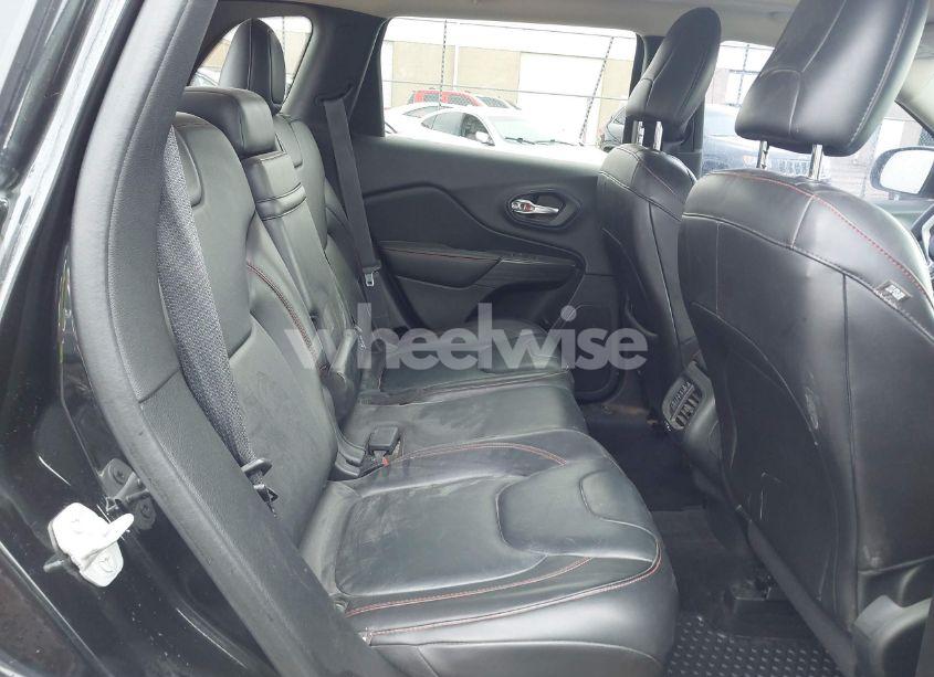 Photo 8 of 2015 Jeep Cherokee TRAILHAWK (VIN 1C4PJMBS5FW647601)