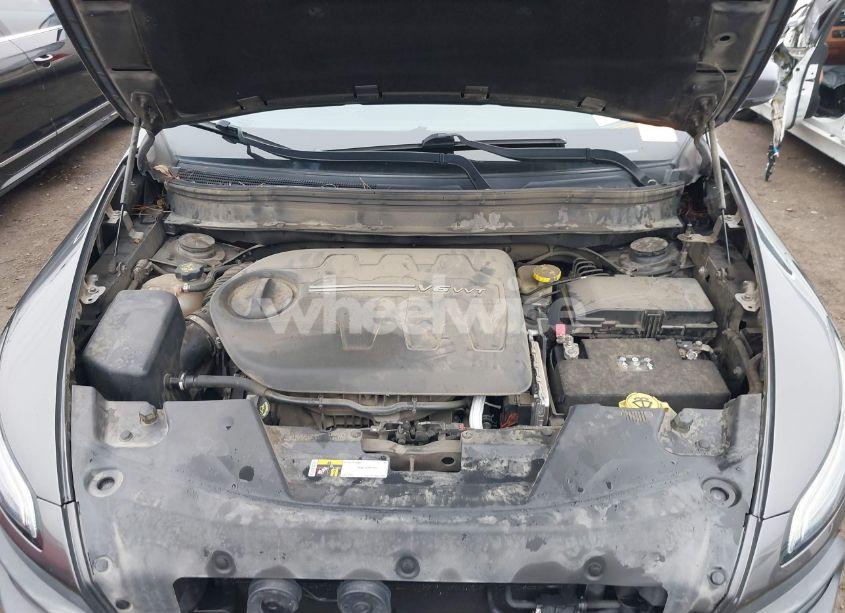 Photo 10 of 2015 Jeep Cherokee TRAILHAWK (VIN 1C4PJMBS5FW778902)