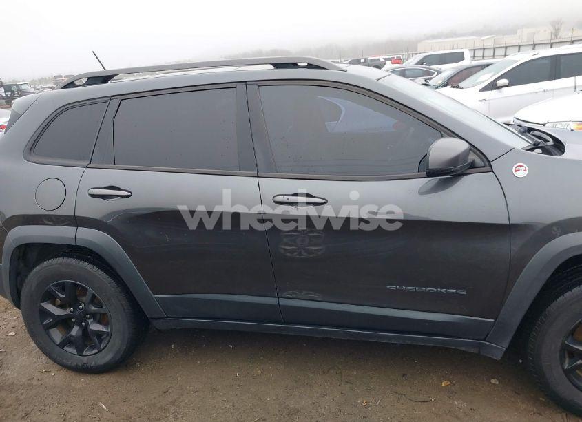 Photo 14 of 2015 Jeep Cherokee TRAILHAWK (VIN 1C4PJMBS5FW778902)