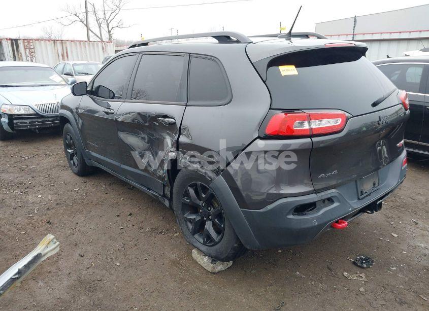 Photo 3 of 2015 Jeep Cherokee TRAILHAWK (VIN 1C4PJMBS5FW778902)