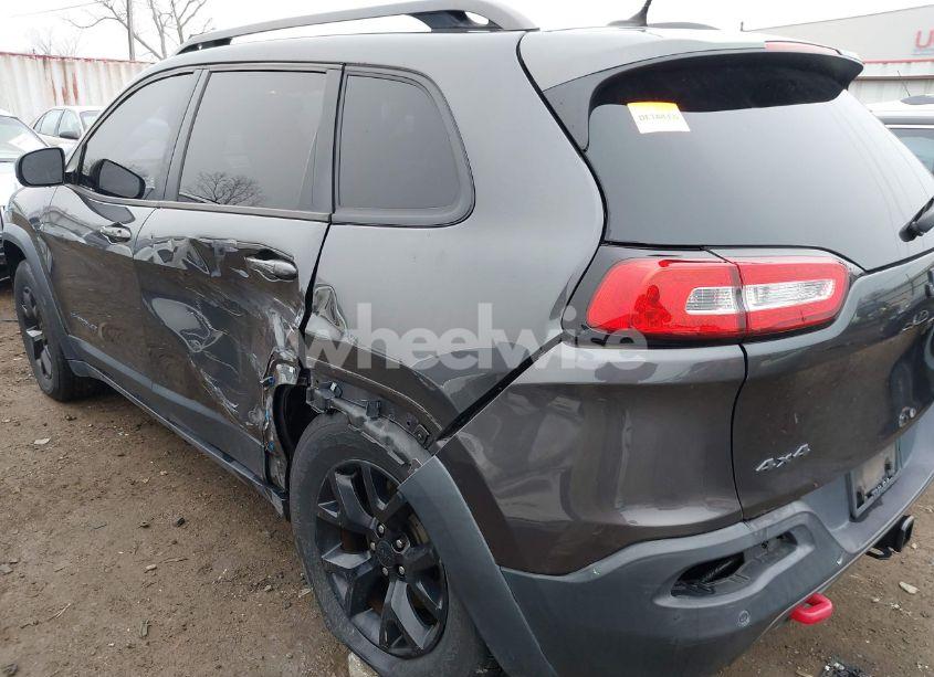 Photo 6 of 2015 Jeep Cherokee TRAILHAWK (VIN 1C4PJMBS5FW778902)