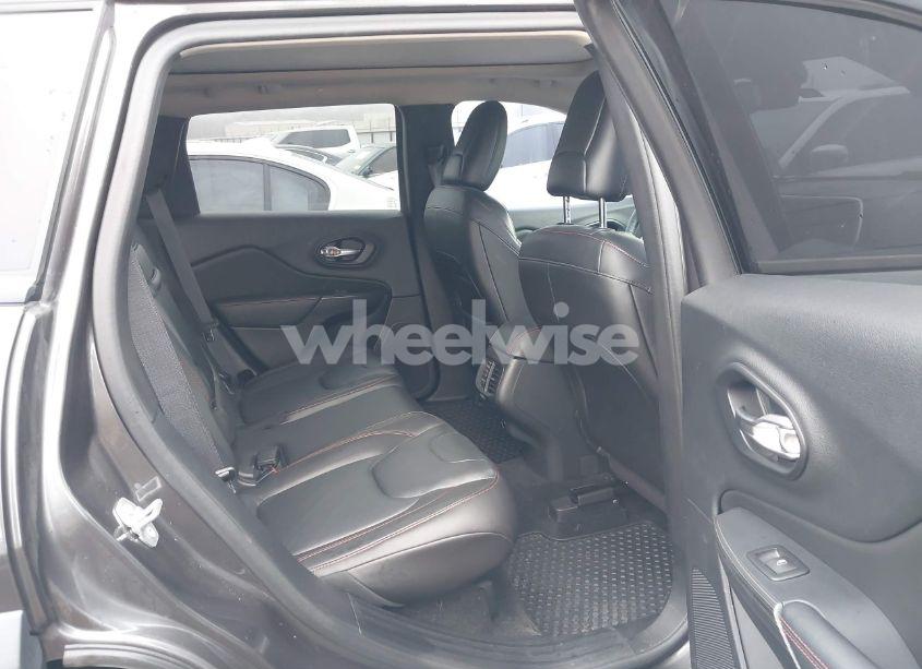 Photo 8 of 2015 Jeep Cherokee TRAILHAWK (VIN 1C4PJMBS5FW778902)