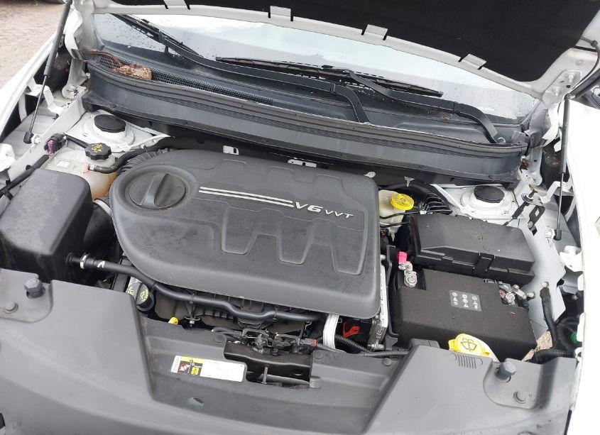 Photo 10 of 2015 Jeep Cherokee (VIN 1C4PJMBS5FW790077)