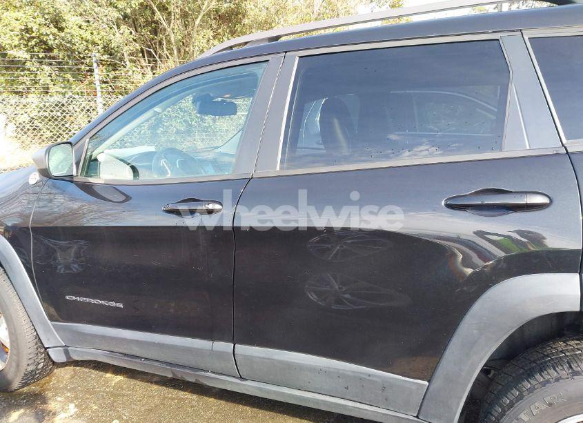 Photo 14 of 2016 Jeep Cherokee TRAILHAWK (VIN 1C4PJMBS5GW271628)