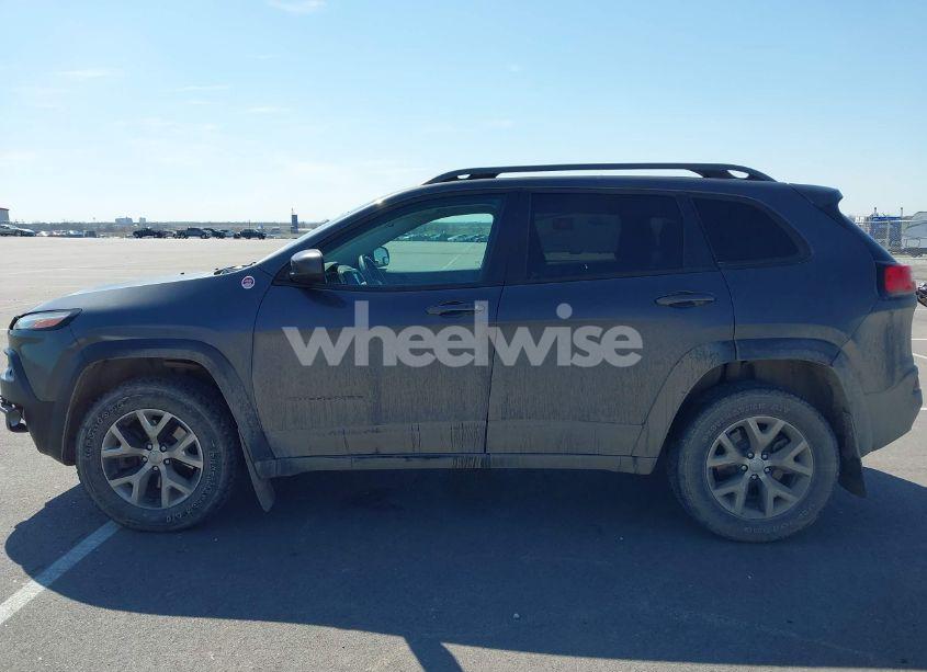Photo 14 of 2014 Jeep Cherokee TRAILHAWK (VIN 1C4PJMBS6EW156551)