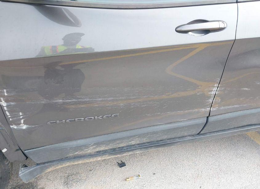 Photo 12 of 2014 Jeep Cherokee TRAILHAWK (VIN 1C4PJMBS6EW161104)