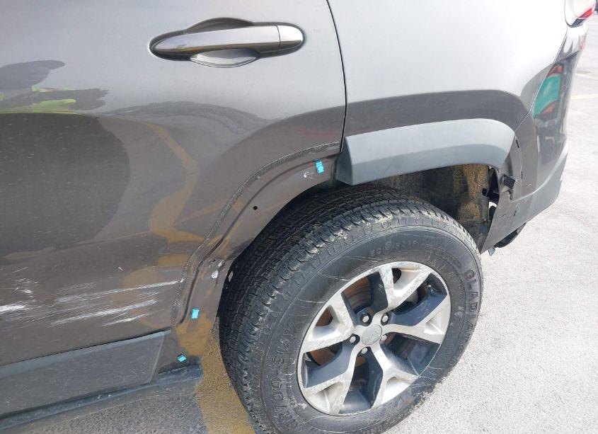 Photo 13 of 2014 Jeep Cherokee TRAILHAWK (VIN 1C4PJMBS6EW161104)