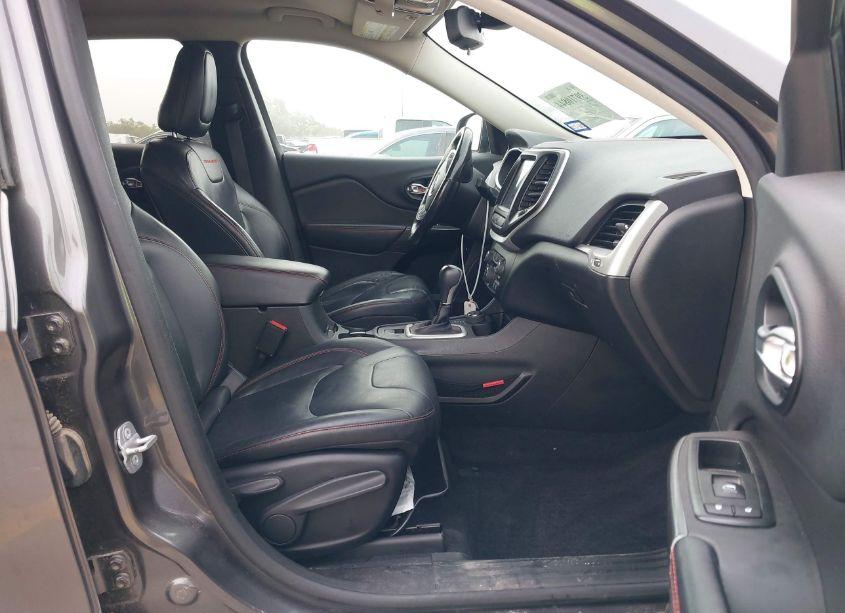 Photo 5 of 2014 Jeep Cherokee TRAILHAWK (VIN 1C4PJMBS6EW161104)