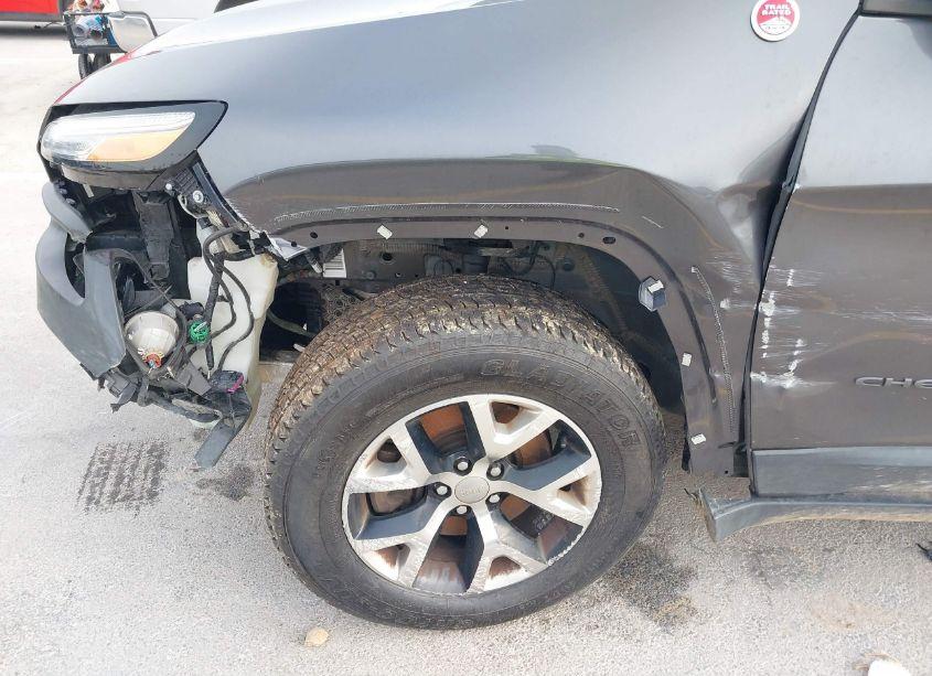 Photo 6 of 2014 Jeep Cherokee TRAILHAWK (VIN 1C4PJMBS6EW161104)