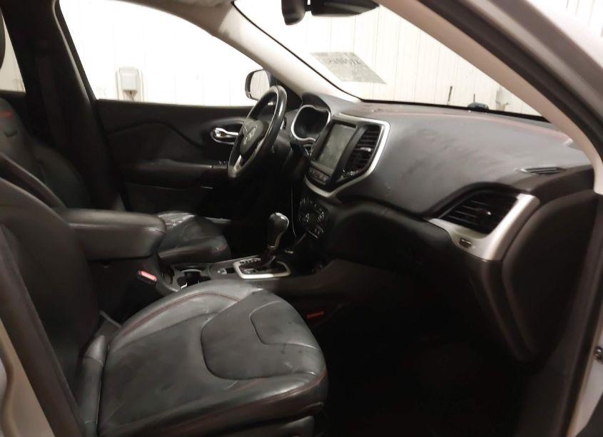 Photo 5 of 2014 Jeep Cherokee TRAILHAWK (VIN 1C4PJMBS6EW297619)