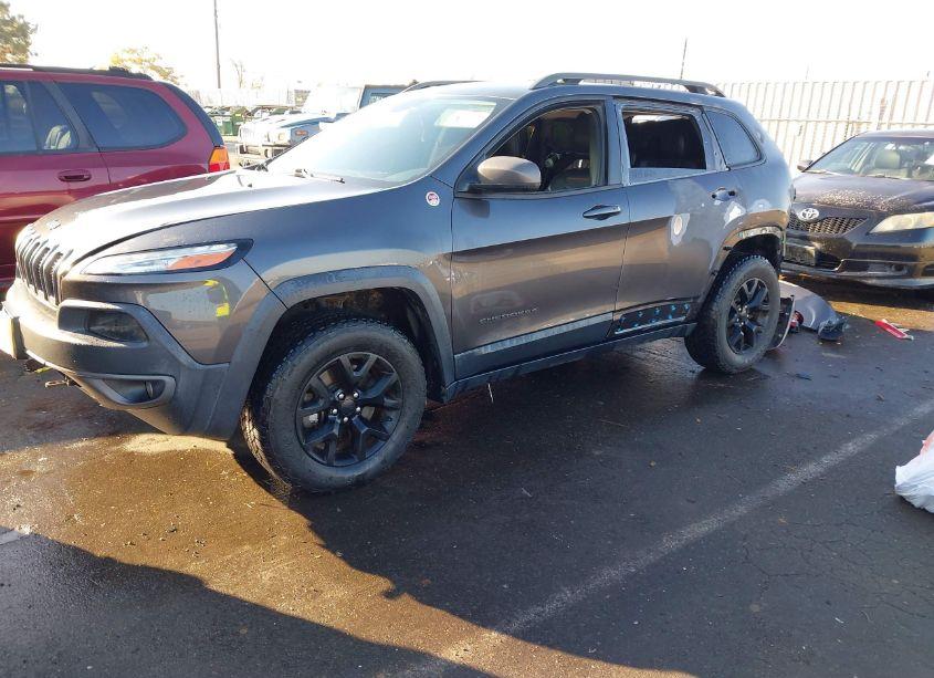 Photo 2 of 2015 Jeep Cherokee TRAILHAWK (VIN 1C4PJMBS6FW569863)
