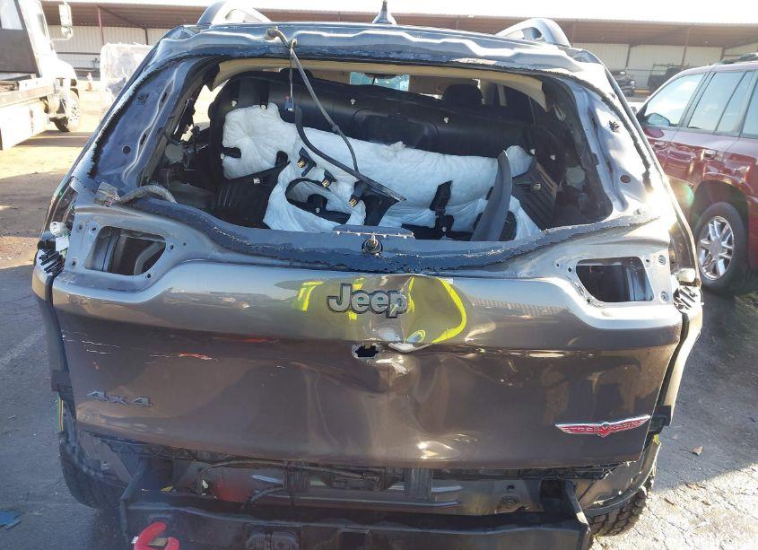 Photo 6 of 2015 Jeep Cherokee TRAILHAWK (VIN 1C4PJMBS6FW569863)