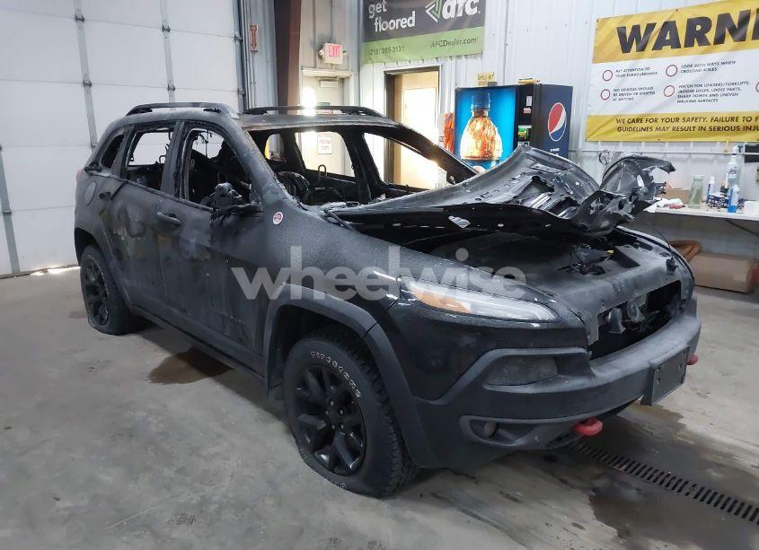 2015 Jeep Cherokee (VIN 1C4PJMBS6FW672085) main photo