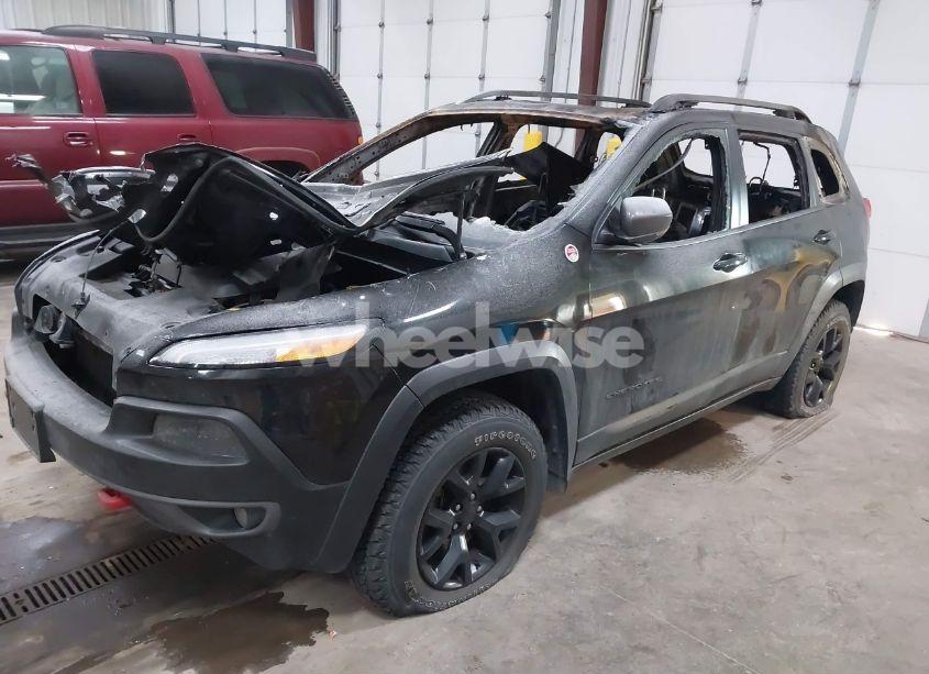 Photo 2 of 2015 Jeep Cherokee (VIN 1C4PJMBS6FW672085)