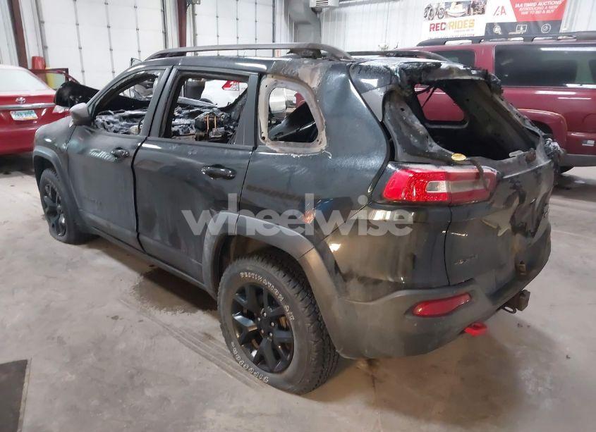 Photo 3 of 2015 Jeep Cherokee (VIN 1C4PJMBS6FW672085)