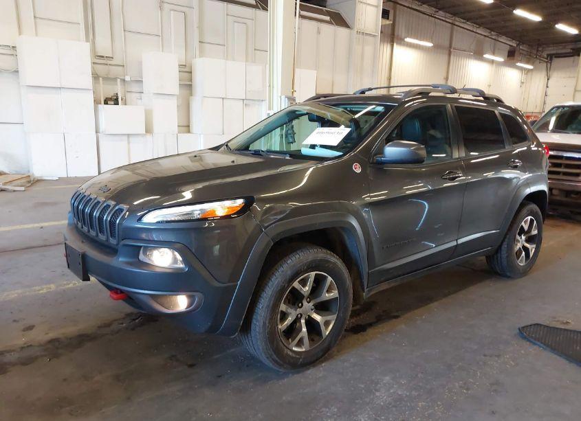 Photo 2 of 2015 Jeep Cherokee TRAILHAWK (VIN 1C4PJMBS6FW685564)