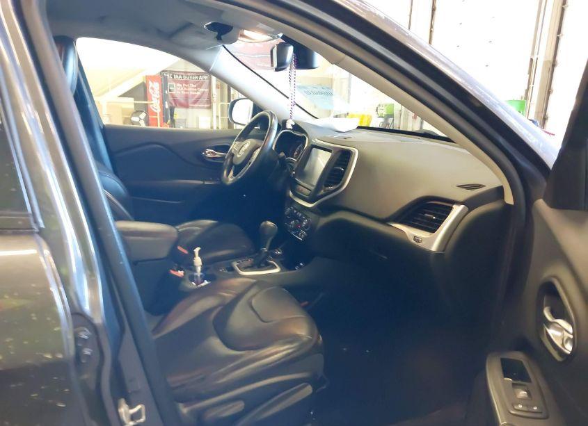 Photo 5 of 2015 Jeep Cherokee TRAILHAWK (VIN 1C4PJMBS6FW685564)