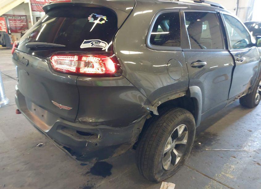 Photo 6 of 2015 Jeep Cherokee TRAILHAWK (VIN 1C4PJMBS6FW685564)