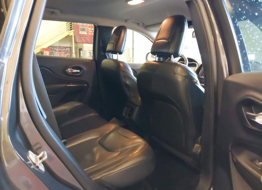 Photo 8 of 2015 Jeep Cherokee TRAILHAWK (VIN 1C4PJMBS6FW685564)