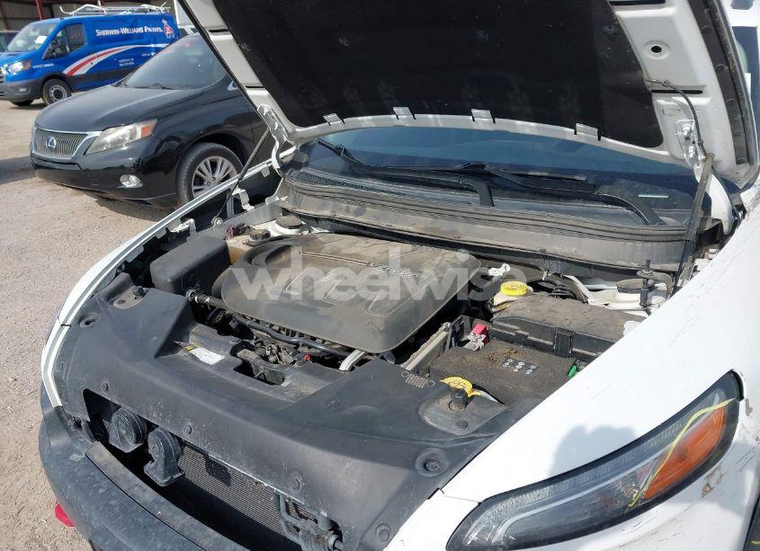 Photo 10 of 2015 Jeep Cherokee TRAILHAWK (VIN 1C4PJMBS6FW687718)