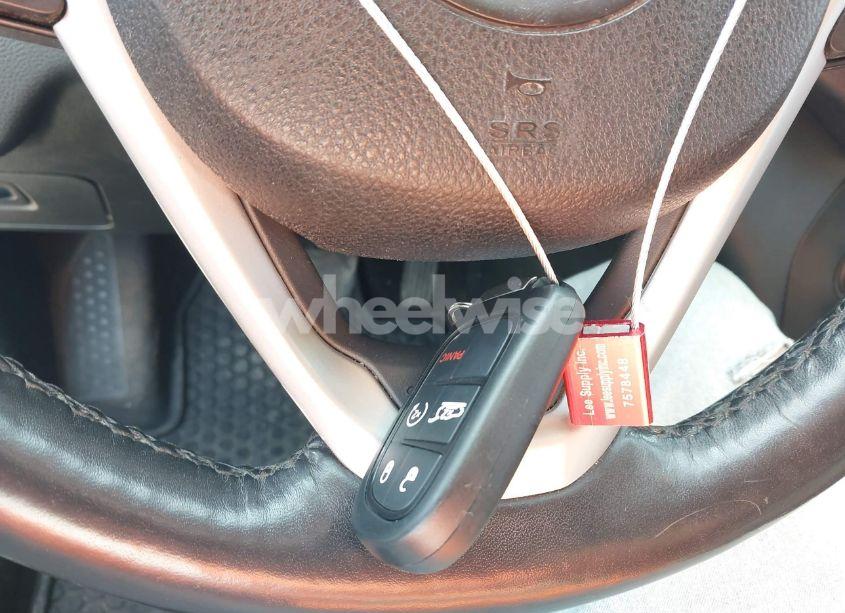 Photo 11 of 2015 Jeep Cherokee TRAILHAWK (VIN 1C4PJMBS6FW687718)